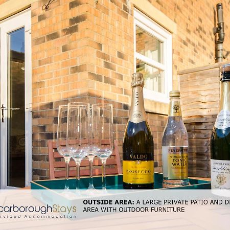 Hibernia Place, 3 Bedroom Townhouse With Patio & Seating Area - Free Parking Scarborough Exterior photo