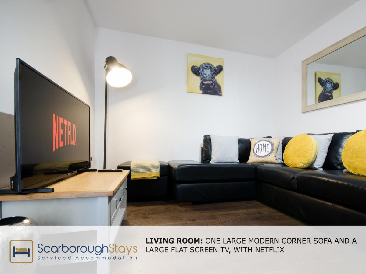 Hibernia Place, 3 Bedroom Townhouse With Patio & Seating Area - Free Parking Scarborough Exterior photo