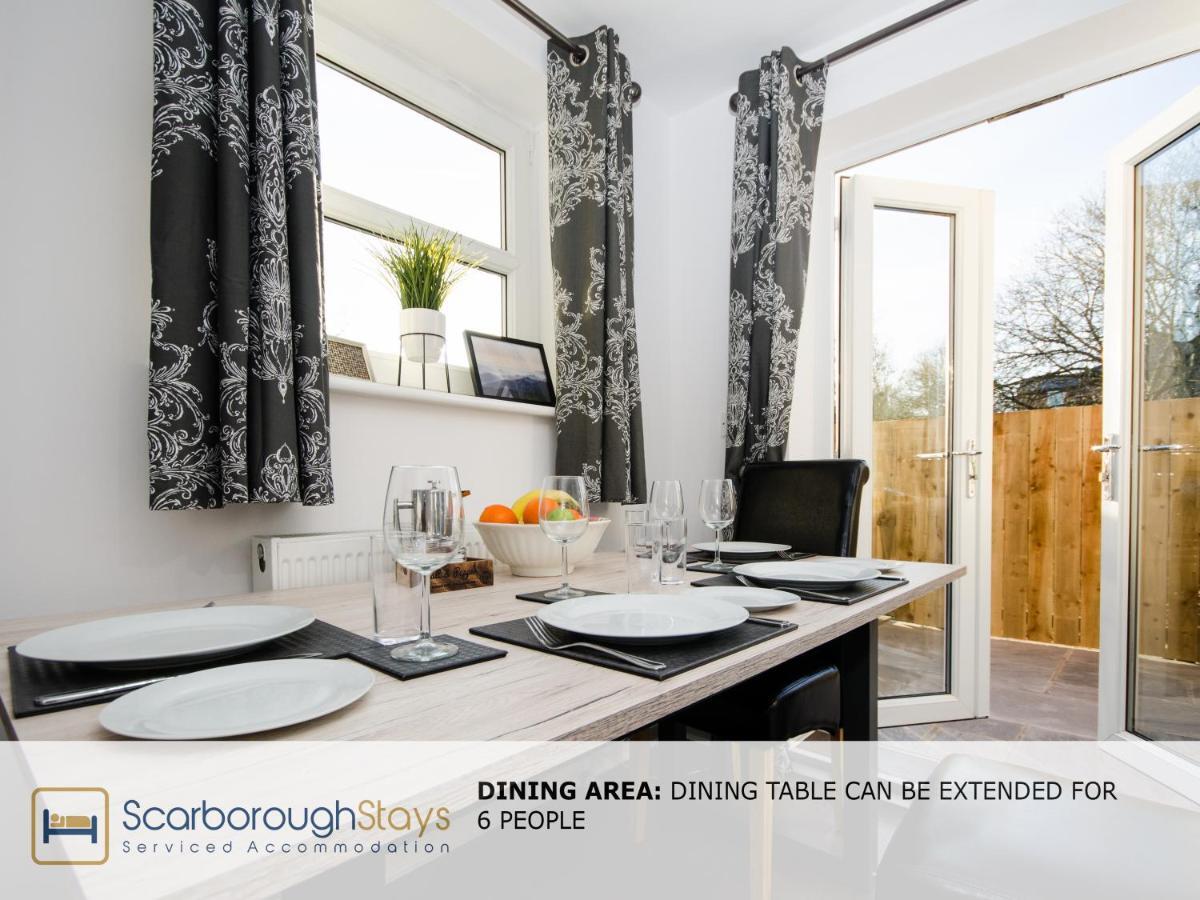 Hibernia Place, 3 Bedroom Townhouse With Patio & Seating Area - Free Parking Scarborough Exterior photo