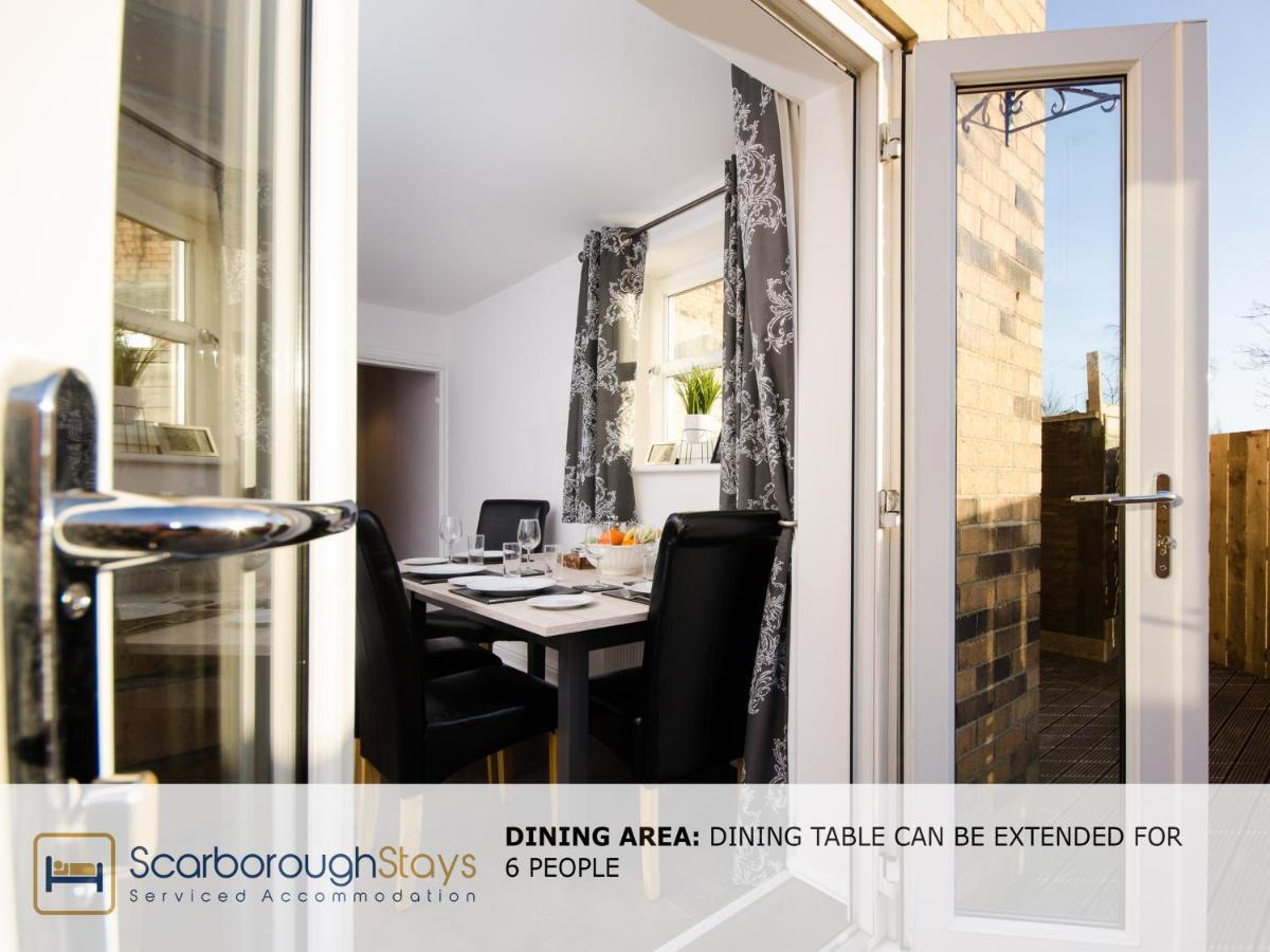 Hibernia Place, 3 Bedroom Townhouse With Patio & Seating Area - Free Parking Scarborough Exterior photo