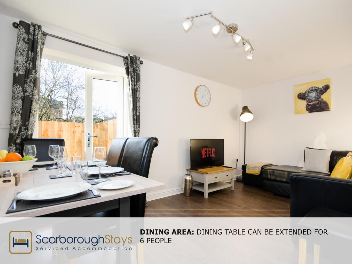 Hibernia Place, 3 Bedroom Townhouse With Patio & Seating Area - Free Parking Scarborough Exterior photo